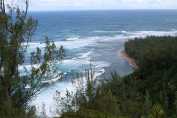 Ke’e Beach Park vom Aussichtspunkt aus gesehen, Kauai / Hawaii