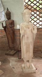 Siem Reap Arts & Crafts Training Center - Buddha-Figuren
