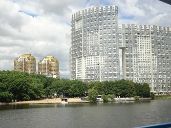 Moskau - Uferbebauung