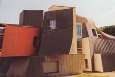 Basel-Birsfelden  Vitra Center von Frank O. Gehry 