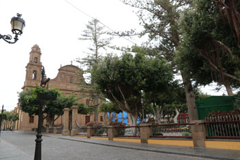  Galdar: Plaza de Santiago - Iglesia de Santiago